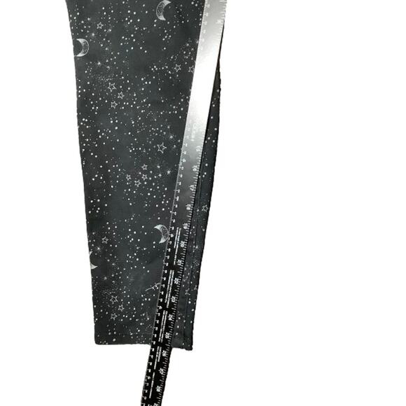 Torrid Black Moon & Stars Print Jeggings, Sz 16R Celestial, Stylish, Comfortable - Picture 7 of 8